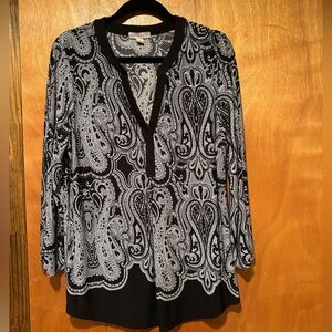 Dressbarn Elegant Black and White Paisley Women's Top Large